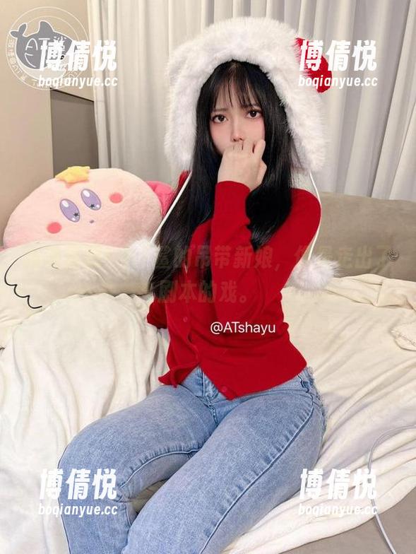 高清呈现：AT鲨的吊带新娘，像是走出了剧本的戏。