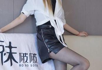 BoBoSocks袜啵啵 – 芝士的平底鞋写真集分享：看起来轻松随意，实际上恰到好处的调皮。