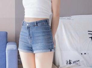 BoBoSocks袜啵啵 – 日常白袜也能发光：苏苏的网盘袜子剖析！