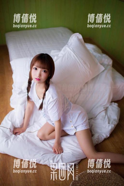 GIRLT果团网 - 尹意纯的JK套图更新——我的目光永远追不上她的裙摆！