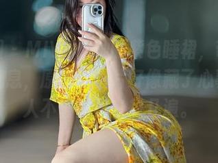微密圈 – MIYA和她的紫色睡裙，带着点神秘气息，原图和图片好像藏了心事，让人不自觉想多想几遍。