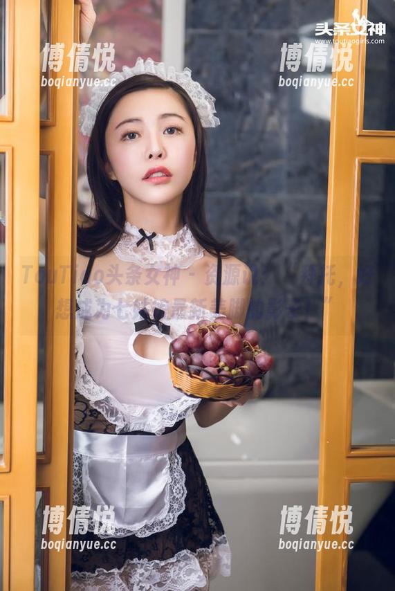 TouTiao头条女神 - 资源说：“拜托，好想成为七姑娘最新美脚的影子！”