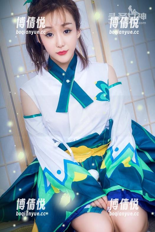 TouTiao头条女神-杨漫妮baby TouTiao头条女神 - 全套图片里杨漫妮baby的翘臀,真代入感十足,只是吃了点狗粮。