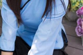 UGirls尤果网 – 分享娜依灵儿穿着睡衣时的随心所欲与快乐