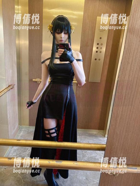 谁能抵挡住Vinnegal的巴尔的摩终点线旗手cos？我已经在图包里迷失了方向！