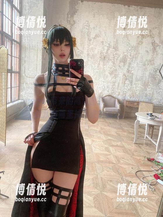 Vinnegal带来的高清图册，八重神子就像从漫画里掉下来的甜心。