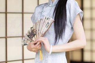 Xiuren秀人网 – 可可芝的“学妹”写真，不小心瞄到那种青涩的青春