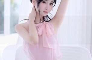 Xiuren秀人网 – 谁能拒绝？安妮Tess的粉色分享图包，一言不合就被俘获！