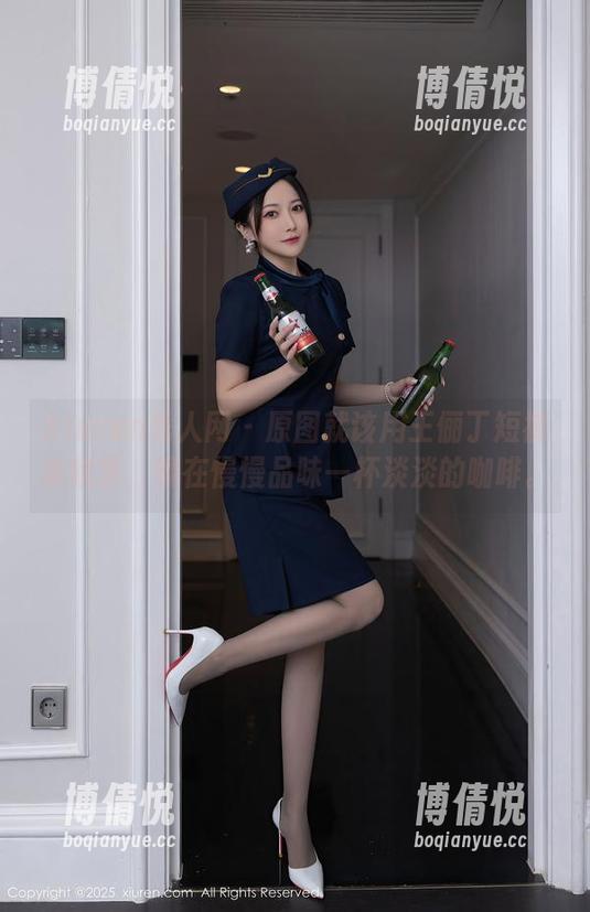 Xiuren秀人网 - 原图就该用王俪丁短裤来欣赏，像在慢慢品味一杯淡淡的咖啡。