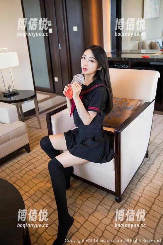 Xiuren秀人网-黄婧GIGI Xiuren秀人网 - 脚踝出众,黄婧GIGI,你的魅力从哪个脚趾开始的?