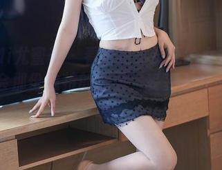 YouMi尤蜜荟 – 看看是小逗逗的女友写真，体会那份独特的温柔，妥妥占有一席之地！