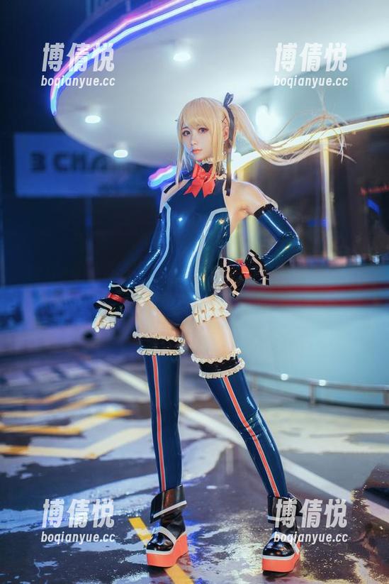 izumi泉桃子 izumi泉桃子的空姐作品集,谁说空姐只能穿制服?