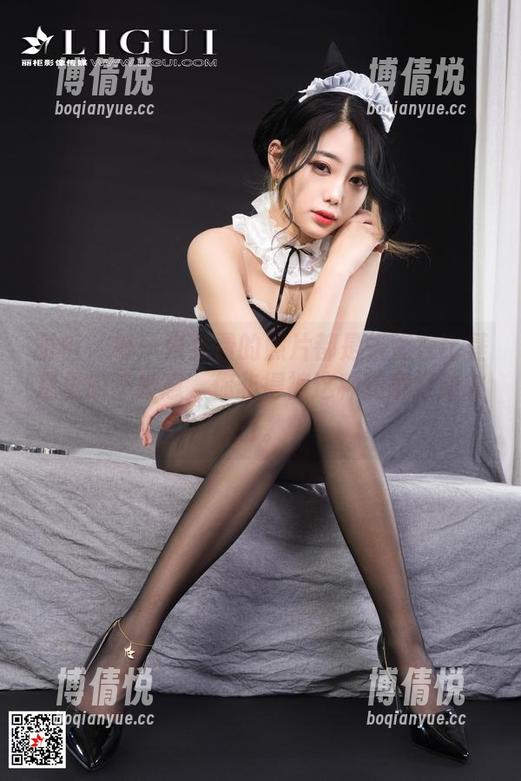 丽柜 - 每一张免费的照片都是怡萱在比基尼里的不经意，你非得被这种随意打动才行。