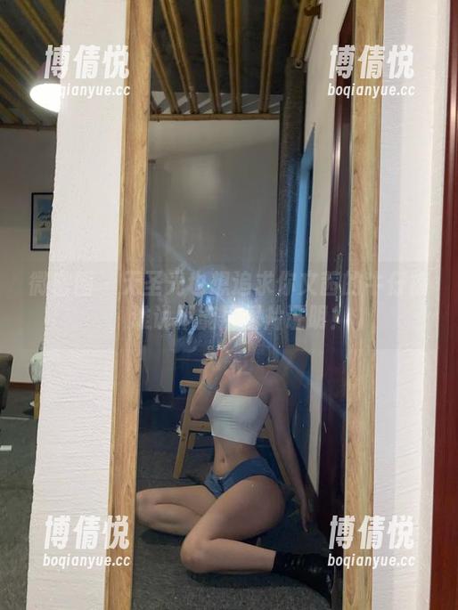 微密圈 - 无圣光也想追求你文茜的牛仔裤，谁说不能用图片证明！