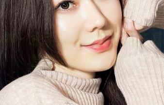 克拉女神 – 水手服和薇薇，这些高清原图是让人犯规的吧？