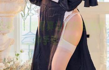 咔喵又来，长腿写真让我的目光停不下来，伸手可及吗？