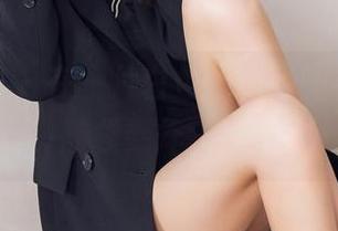 头条女神 – 在一片白色中，看见神琦泽步的灵动，脑袋要炸了，快来下载！