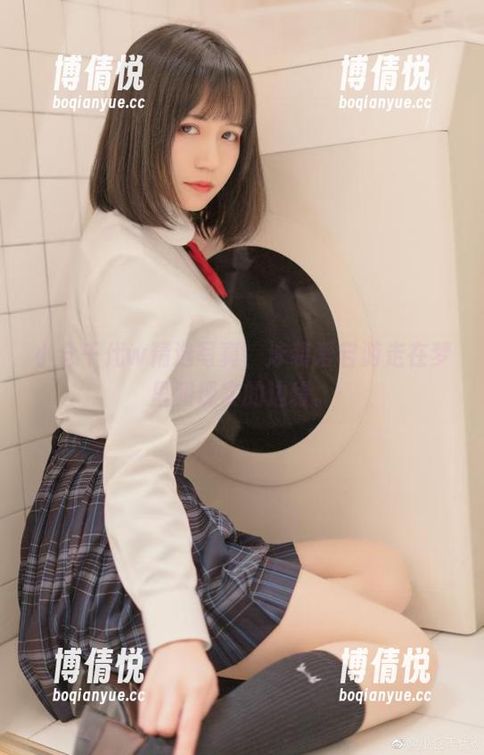 小仓千代w精选写真，泳装爱宕游走在梦里和现实的边缘。