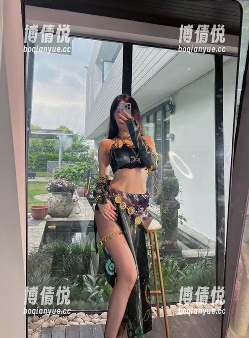 微密圈 - 小玉吃果冻的美图，御姐曾经也有过冬天的长裙梦？