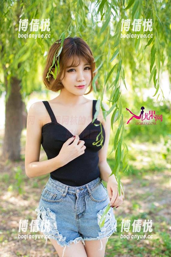 尤果网 - 带着网袜的曼曼，高清美图让心思慢慢翻涌
