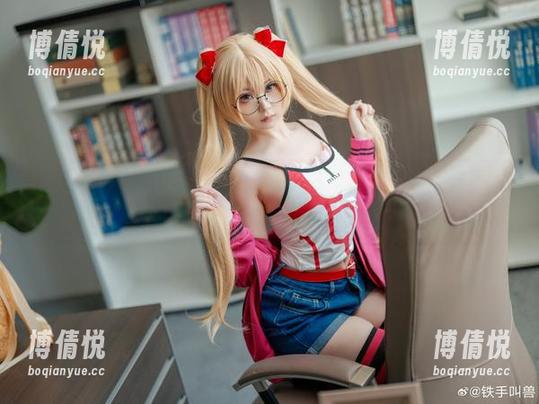 幼水铃衣博主丧心病狂的午间更衣室更新，必看美图，喘气不止！