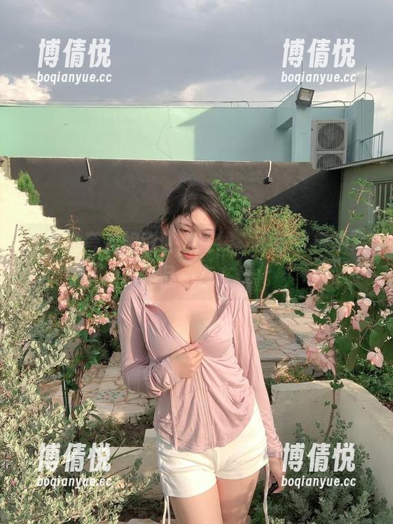 我可没夸抖娘利世，在线“民宿老板娘”的作品一直在优化