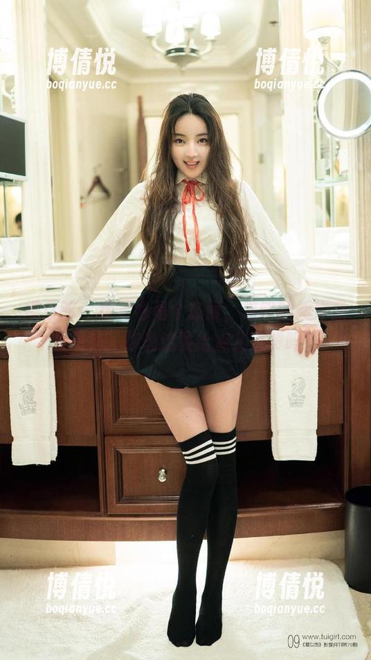 推女郎 - 裸足也是个态度，易阳的新作品集更新，你说这要给点儿点赞吗？