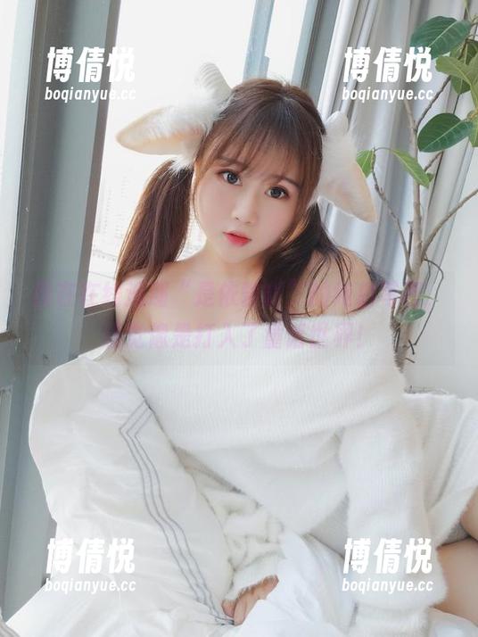 我在在线追逐“是依酱吖”的纯白写真，感觉像是打入了童话世界！