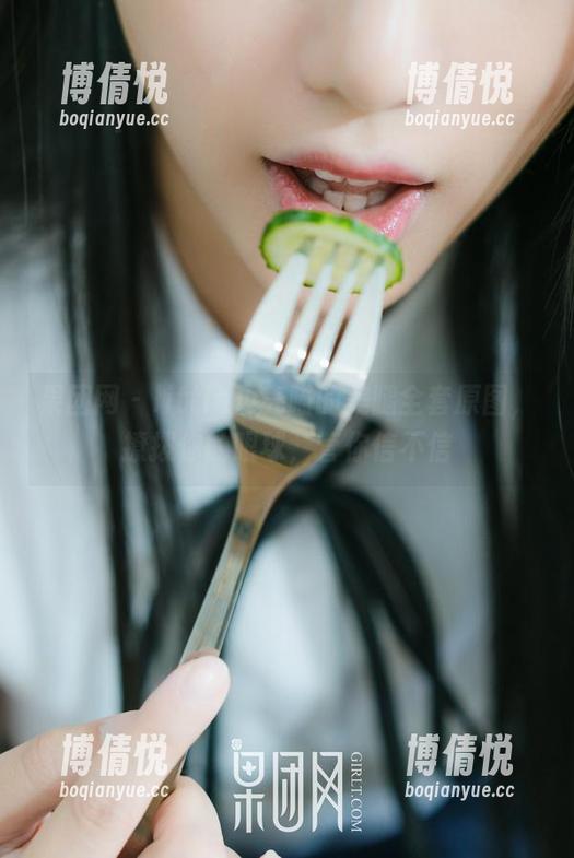 果团网 - little贝壳喵的美腿全套原图，撩拨你的眼球，管你信不信