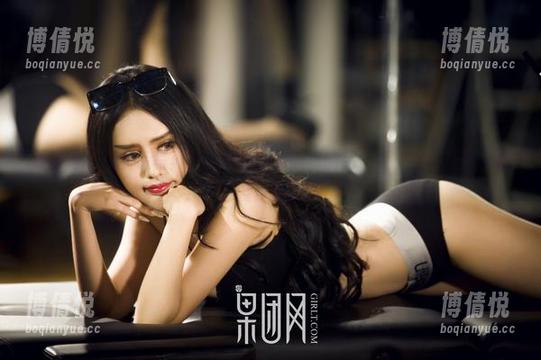 果团网 - 职业装写真，王语纯秀出职场的另一面，不是所有白领都要乖乖的！