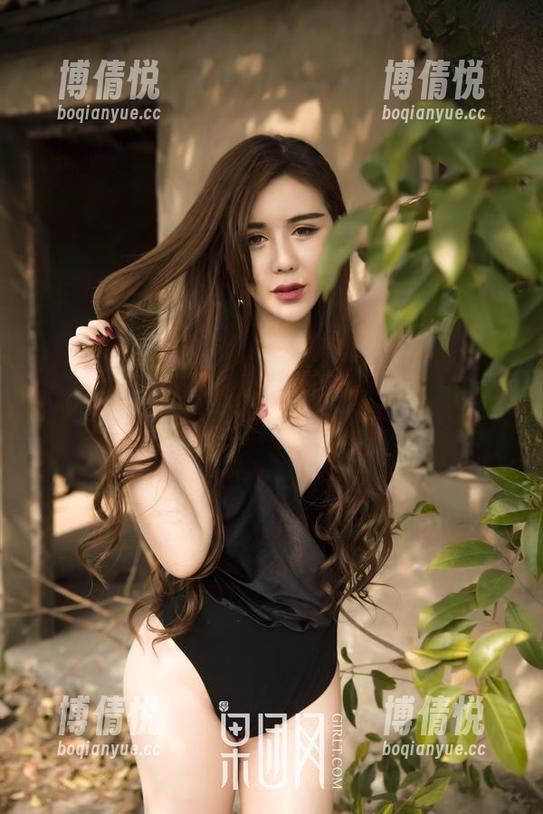 果团网 - 让人捉摸不透的通灵儿，高清套图展示了她在睡衣里的怪异优雅！