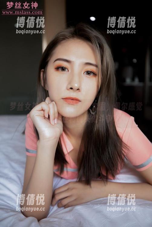 梦丝女神 - 张灵儿的拍摄套图，偶尔感觉她像是在和镜头做斗争