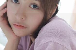 模范学院 – SiByl李思宁图片里的裸足，谁还在意鞋子呢？