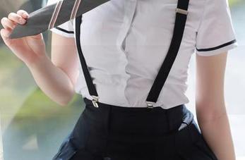 模范学院 – 良人非爱人的浴缸写真：在水里闲逛，脑容量也在升级！