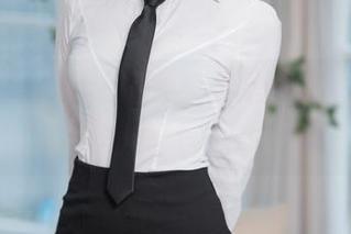 网袜这么搭，汪知子果然是个奇才，合集里的造型真让人驻足啊。