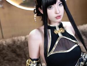 图片说话，清水由乃和她的肉丝裙子让街拍瞬间亮眼！