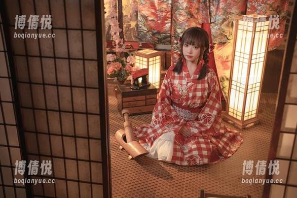 爆机少女喵小吉的奶牛写真集：谁说只会吼叫的只能是牛？我们也能萌！