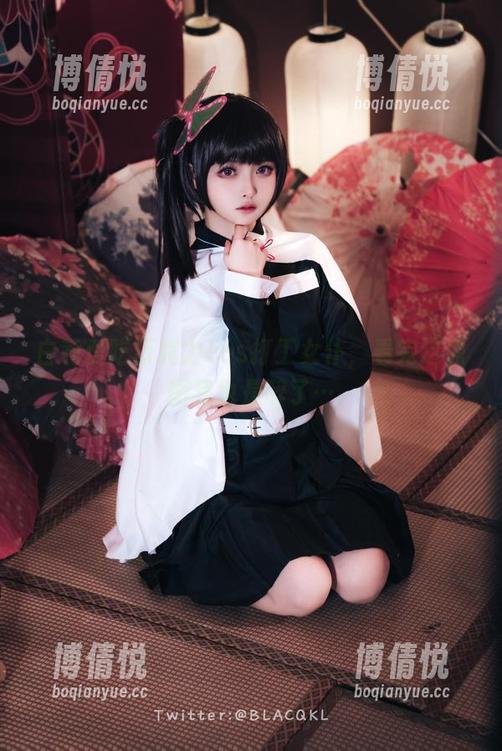白莉爱吃巧克力cos打工女仆，看完这原图我也是醉了…