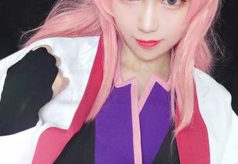 神探火狸狸的杰作：cos明日方舟陈，照片里的红霞是种新时尚？