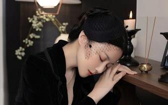 秀人网 – K8傲娇萌萌Vivian的连体衣福利，懒得问是怀旧还是新潮了，反正看了还是很开心的！