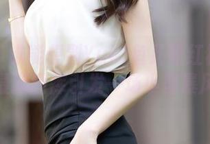 秀人网 – 谁能想到Yuki鱼儿的红裙如此迷人？最新图库引发一场小型暴风雨！