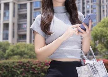秀人网 – 为什么我是对油亮的伍晓丽Shirley如此着迷？赶紧去网盘瞧瞧吧！
