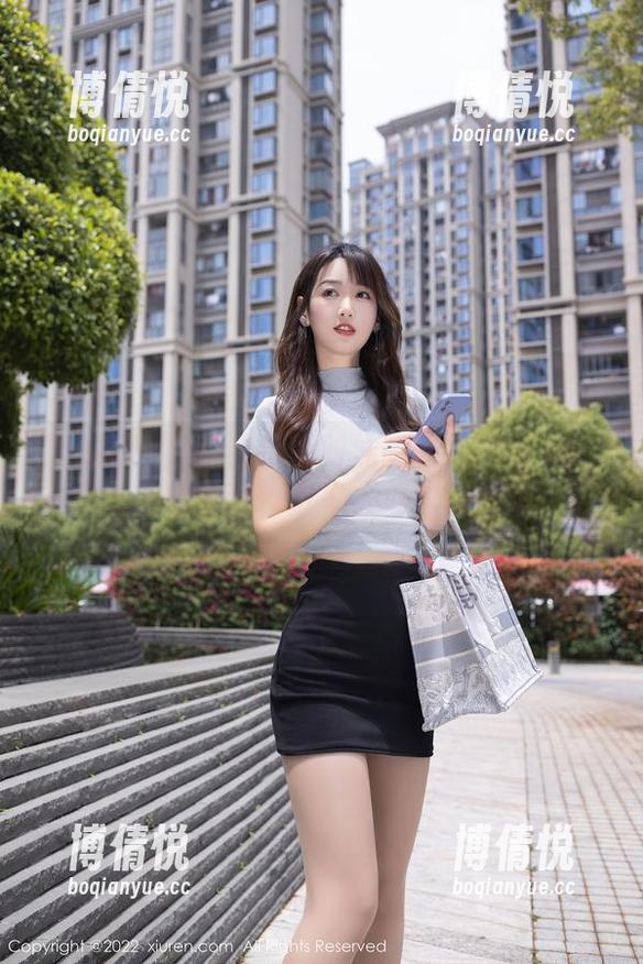 秀人网-伍晓丽Shirley 秀人网 - 为什么我是对油亮的伍晓丽Shirley如此着迷?赶紧去网盘瞧瞧吧!