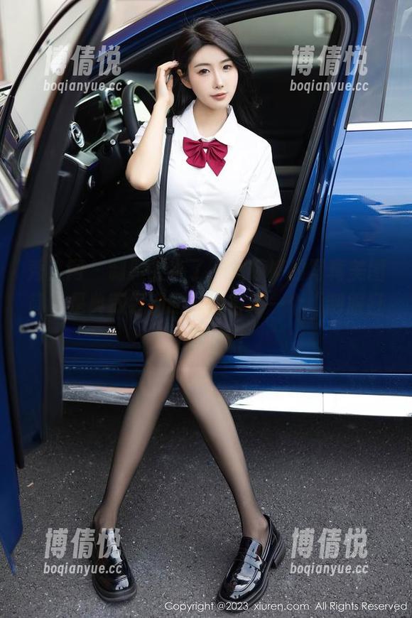 秀人网-刘婷婷 秀人网 - 制服控来了,刘婷婷的写真美图简直是典藏级别的,值得每一个“制服日”的收藏!