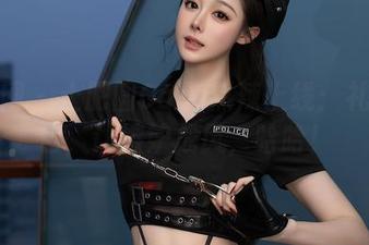 秀人网 – 土肥圆Caro热辣上线：礼服图包，让嫉妒成风，哈哈！