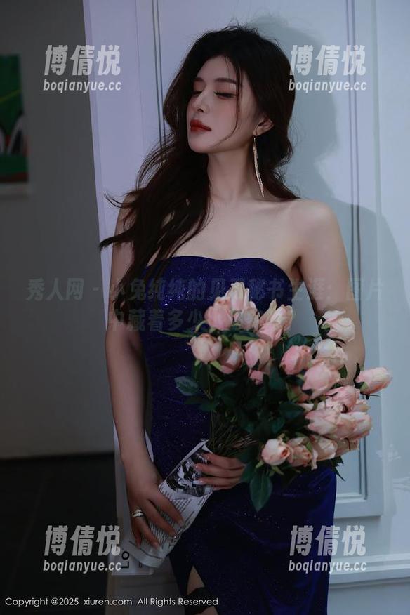 秀人网-小兔纯纯 秀人网 - 小兔纯纯的见习秘书生涯:图片中藏着多少小秘密呢?