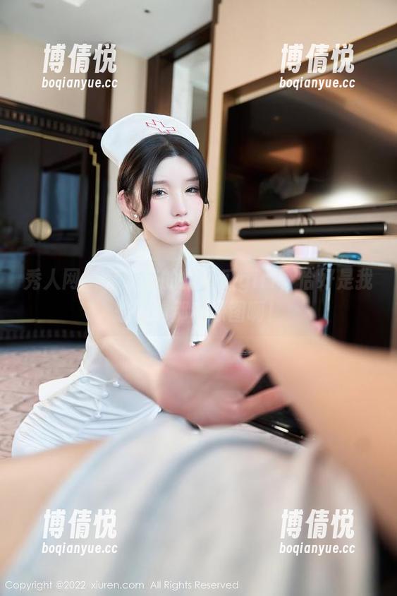 秀人网 - 套装里的拍黄瓜girl，恰好是我想要的那种原图啊！