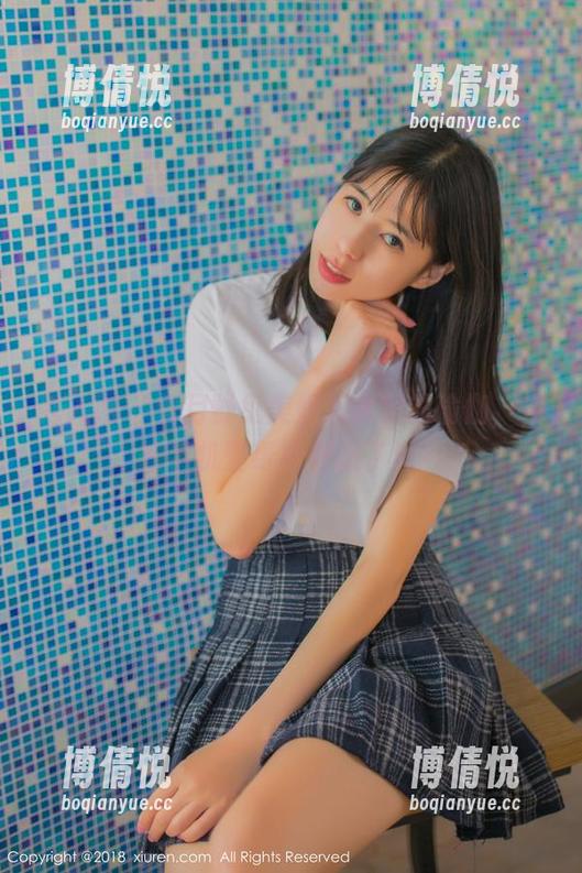 秀人网 - 看月野兔美妞划水似的瑜伽，你的手机壁纸被刺激了没？