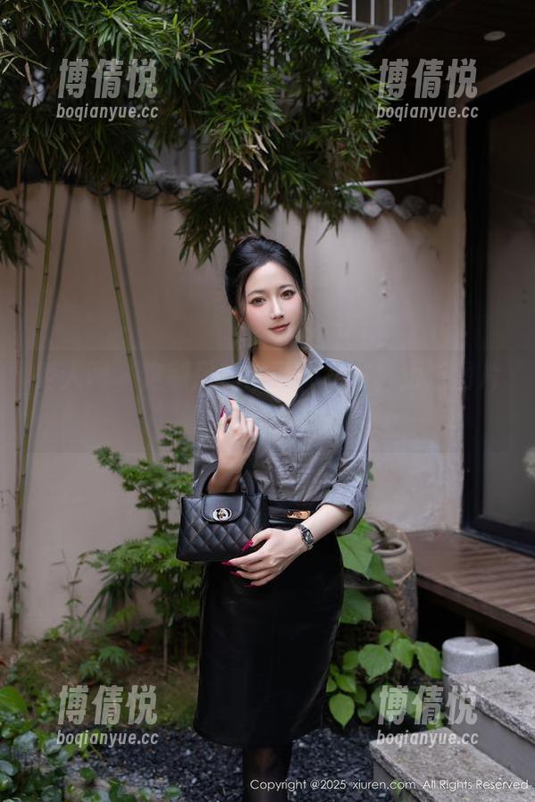 秀人网 - 定制风的朱可人女友，透过图片看见那点微妙。
