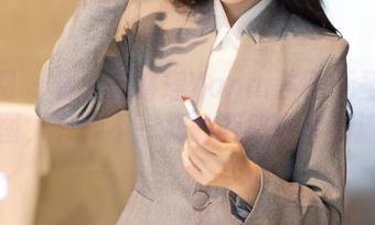 秀人网 – 看了王馨瑶Yanni这张无圣光的棉袜图，有种不一样的美感在悄悄流露。